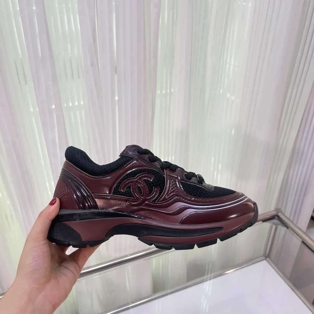 👟👟Ex-factory price 640👟👟 Latest 5 colors! Super pretty! 2023 super popular Chanel Chanel 23C King of Horns series casual sports shoes, incomparably beautiful and easy to wear, absolute fairy style, very light, super soft inside, super comfortable, breathable upper design, high-end color matching, versatile, must-have model of the year, upper: cowhide and cloth stitching, original craftsmanship, lining: breathable mesh, original foam combination outsole, size: 35-45